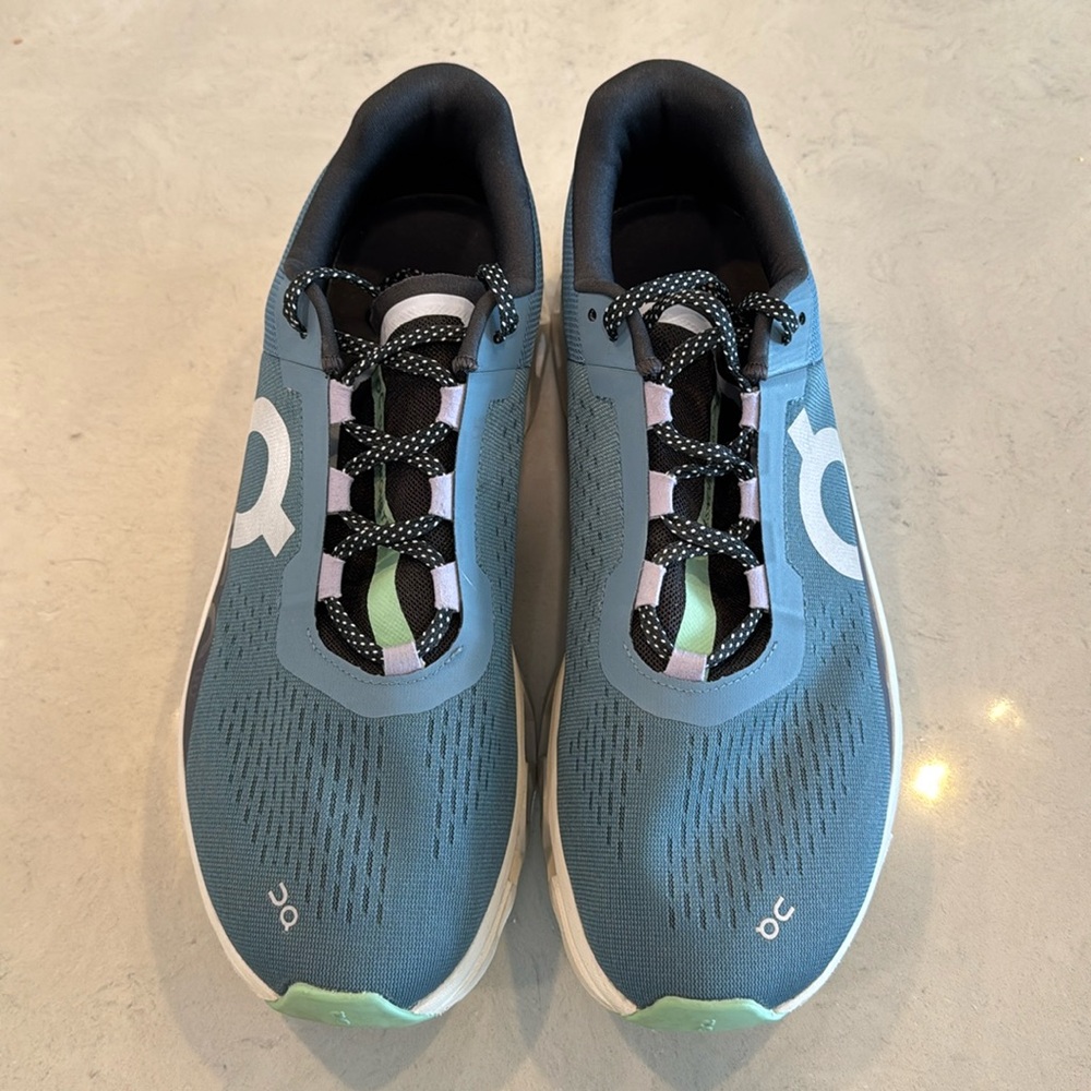 On Running Men’s Cloud Monster size 12